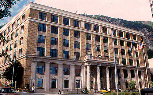  Picture of the Alaska State Capitol Building by Roger W. (https://goo.gl/Ci549H) CC BY-SA 2.0