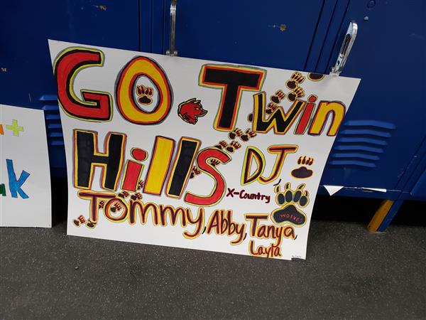  Go Twin Hills sign 